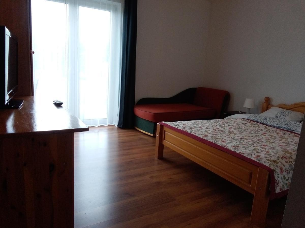 Apartment 3d *